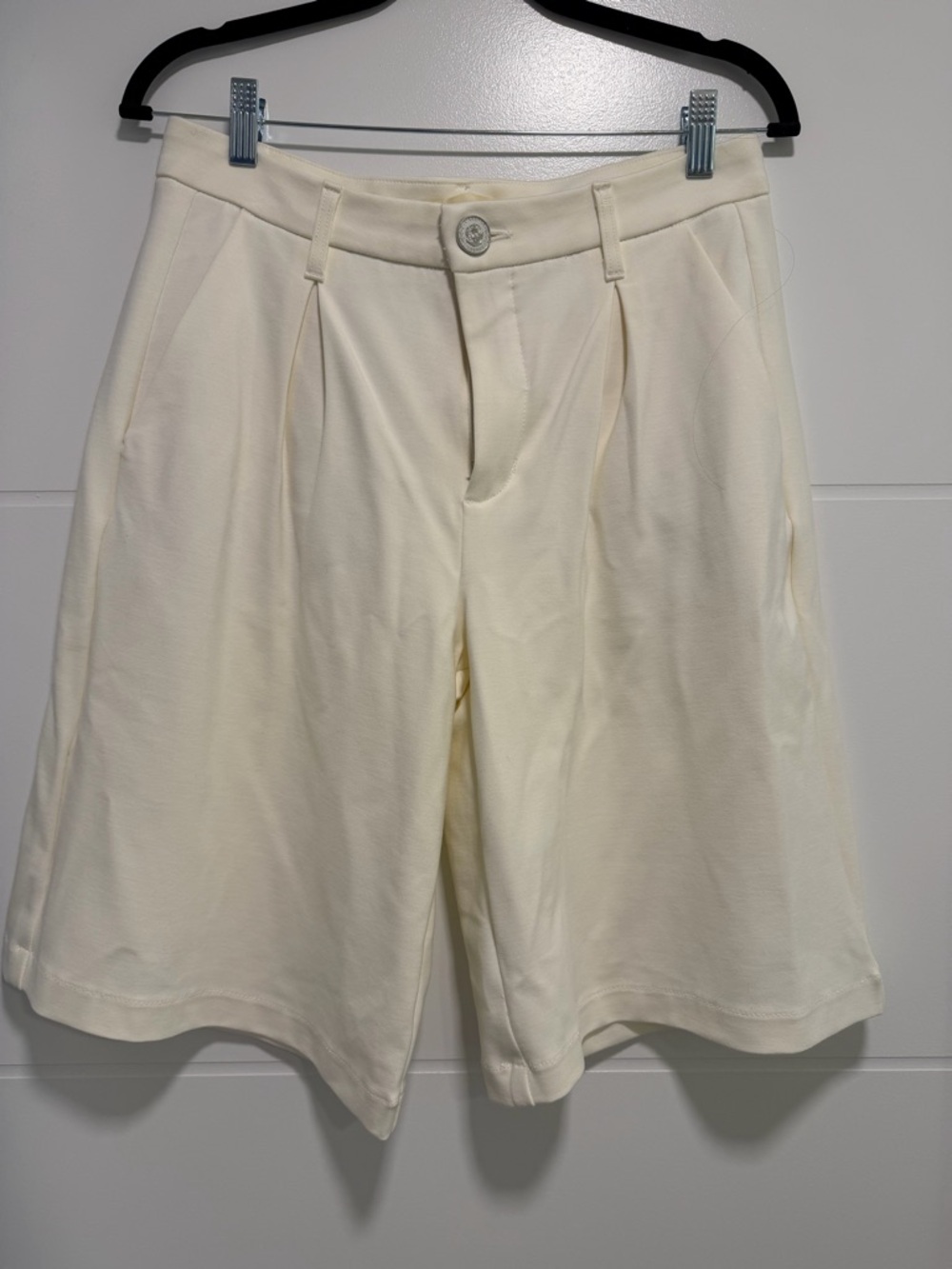L'AGENCE Ivory Tailored Shorts